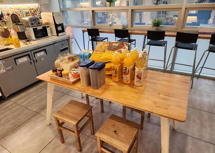 Oyo Hostel Myeongdong 1 *