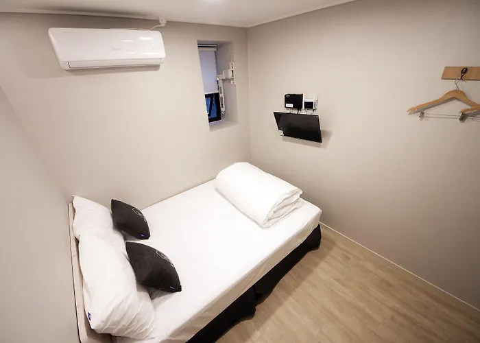 Hostel Oyo Myeongdong 1 Seoul