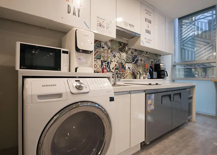 Oyo Hostel Myeongdong 1 *