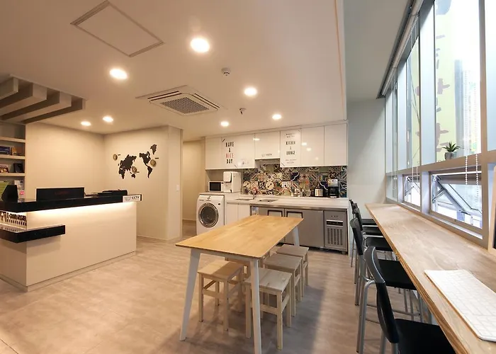 Hostel Oyo Hostel Myeongdong 1 *